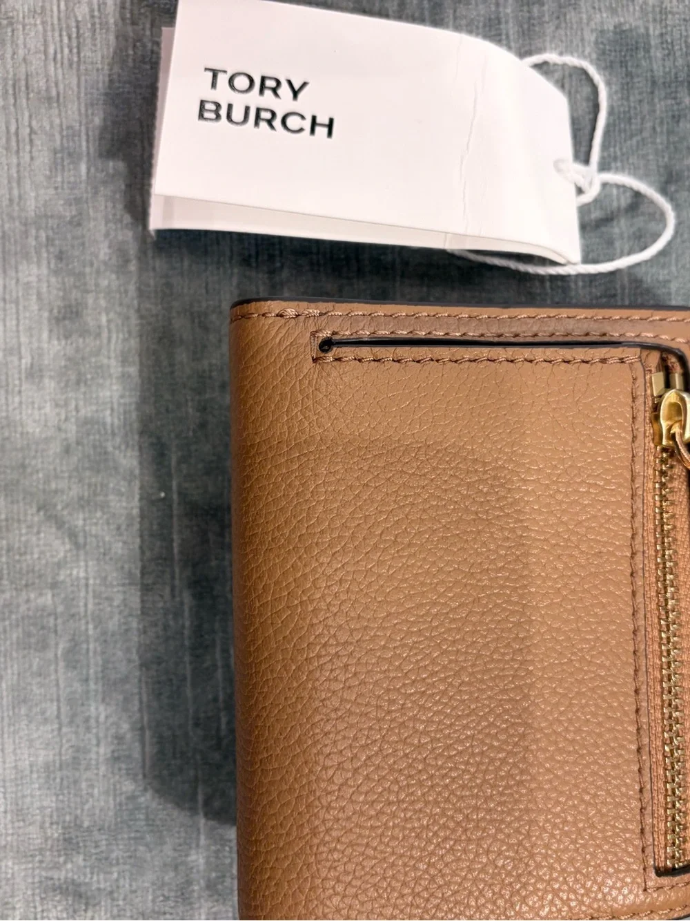 Tory Burch Tia Compact Pebbled Leather Wallet in Tiramisu